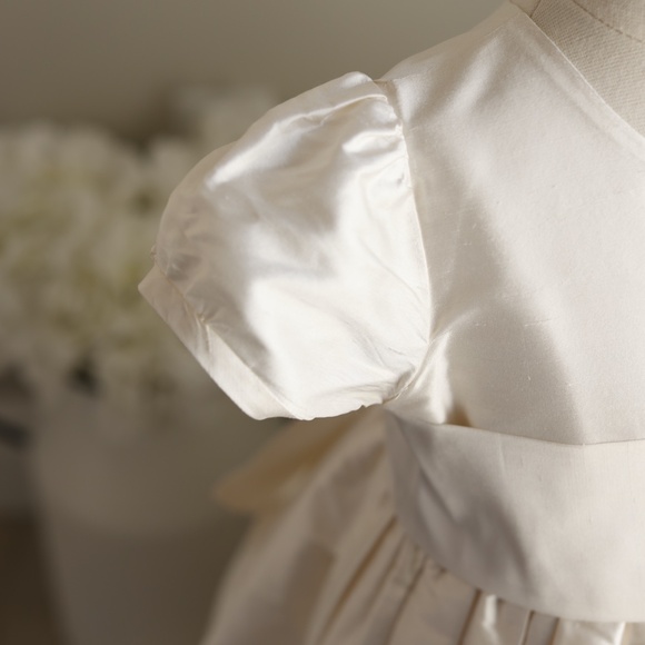 Ivory Flower Girl Dress 24 Months Designer Flower Girl Special Occasion Like New - Picture 3 of 9